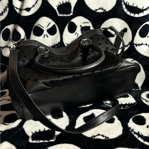 Lost Queen (Banned Alternative) Spider Large Multi Pouch Purse - Picture 7 of 7